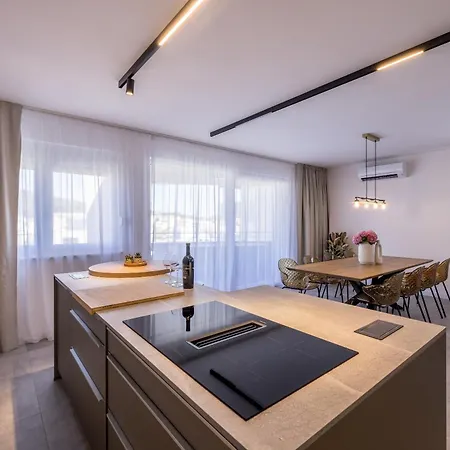 Rosemary 4m * Ražanj