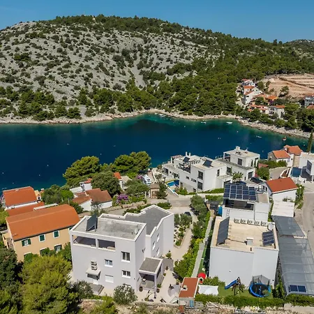 Rosemary 4m * Ražanj